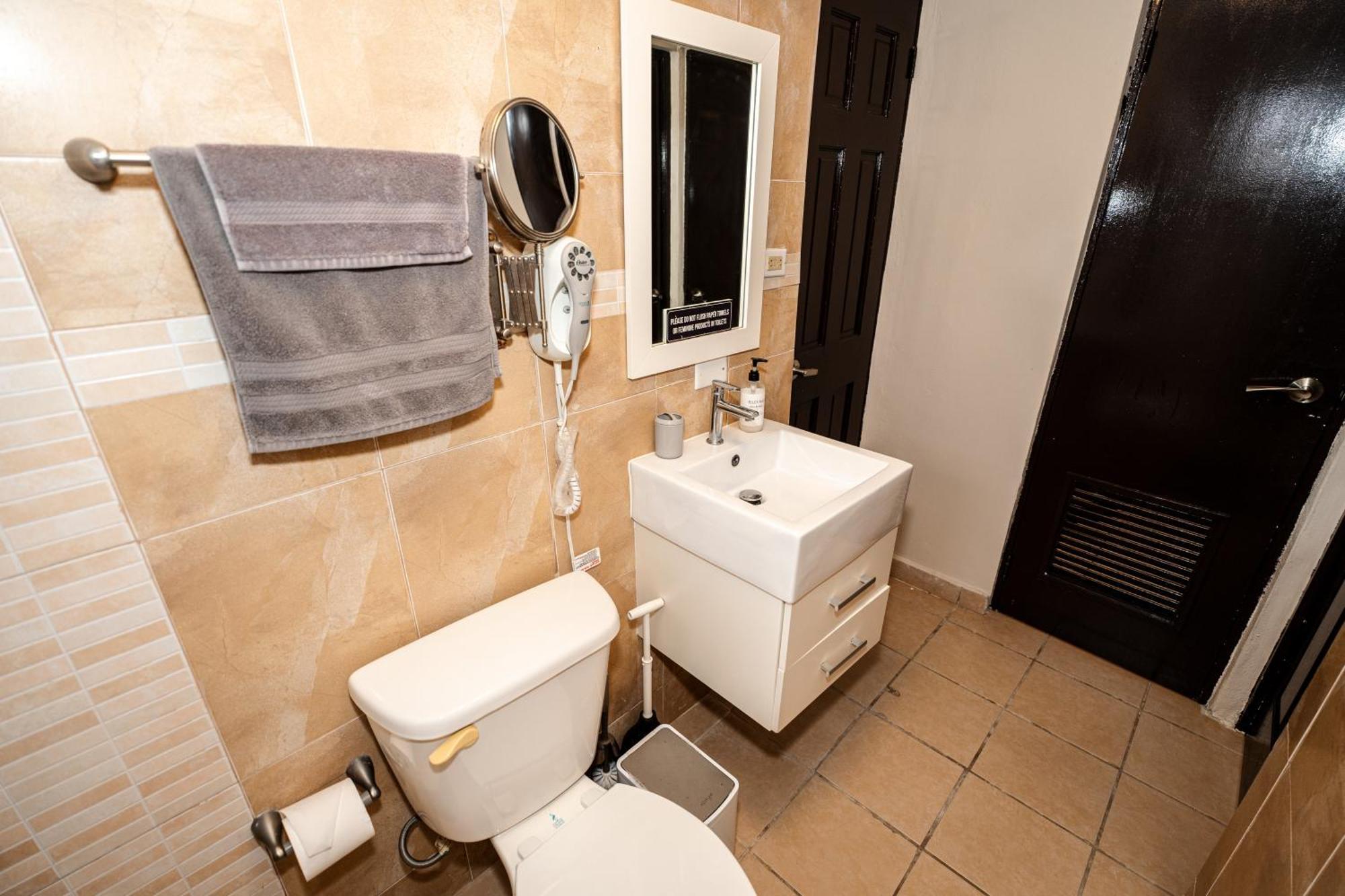 庞塞Private Jacuzzi Oasis With Mountain Views And Free Parking公寓 外观 照片